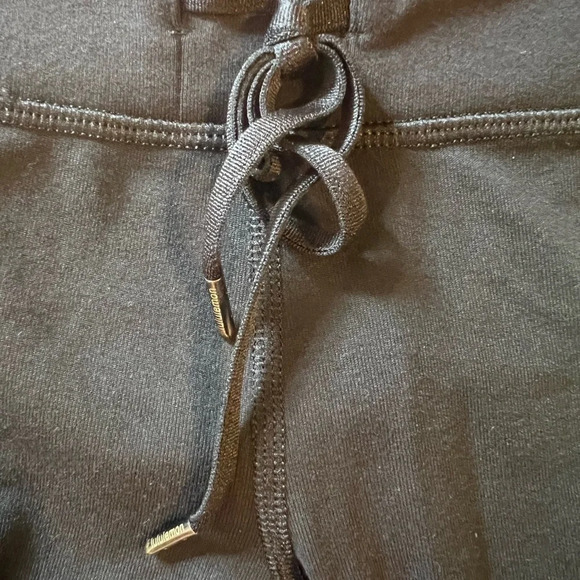 LULULEMON 🍋shorts! - Picture 2 of 5